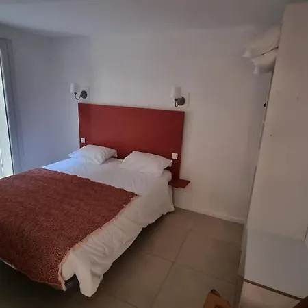 Апартаменты Calme Centre A 80m Des Halles *